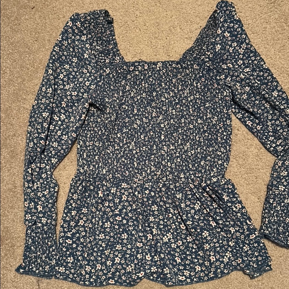 Blue floral top